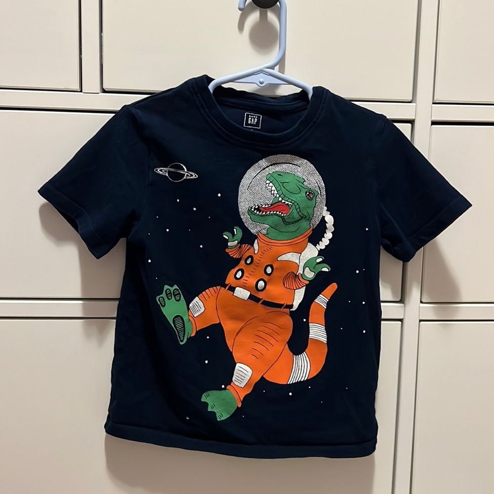Size 5t baby gap t shirt